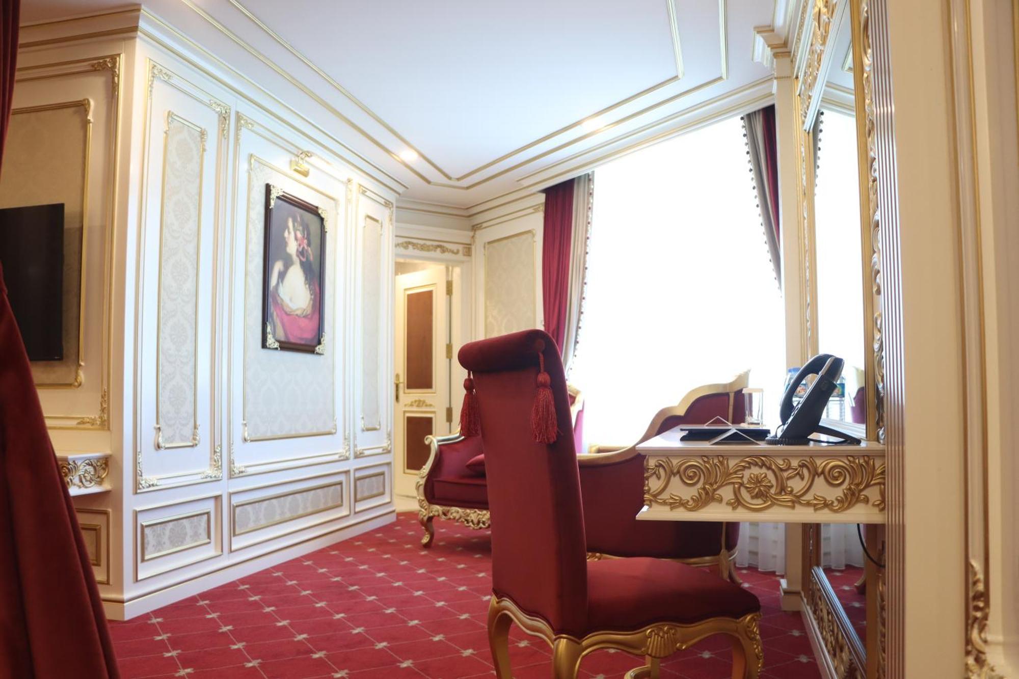 Cristal Erbil Hotel Extérieur photo A suite at the hotel