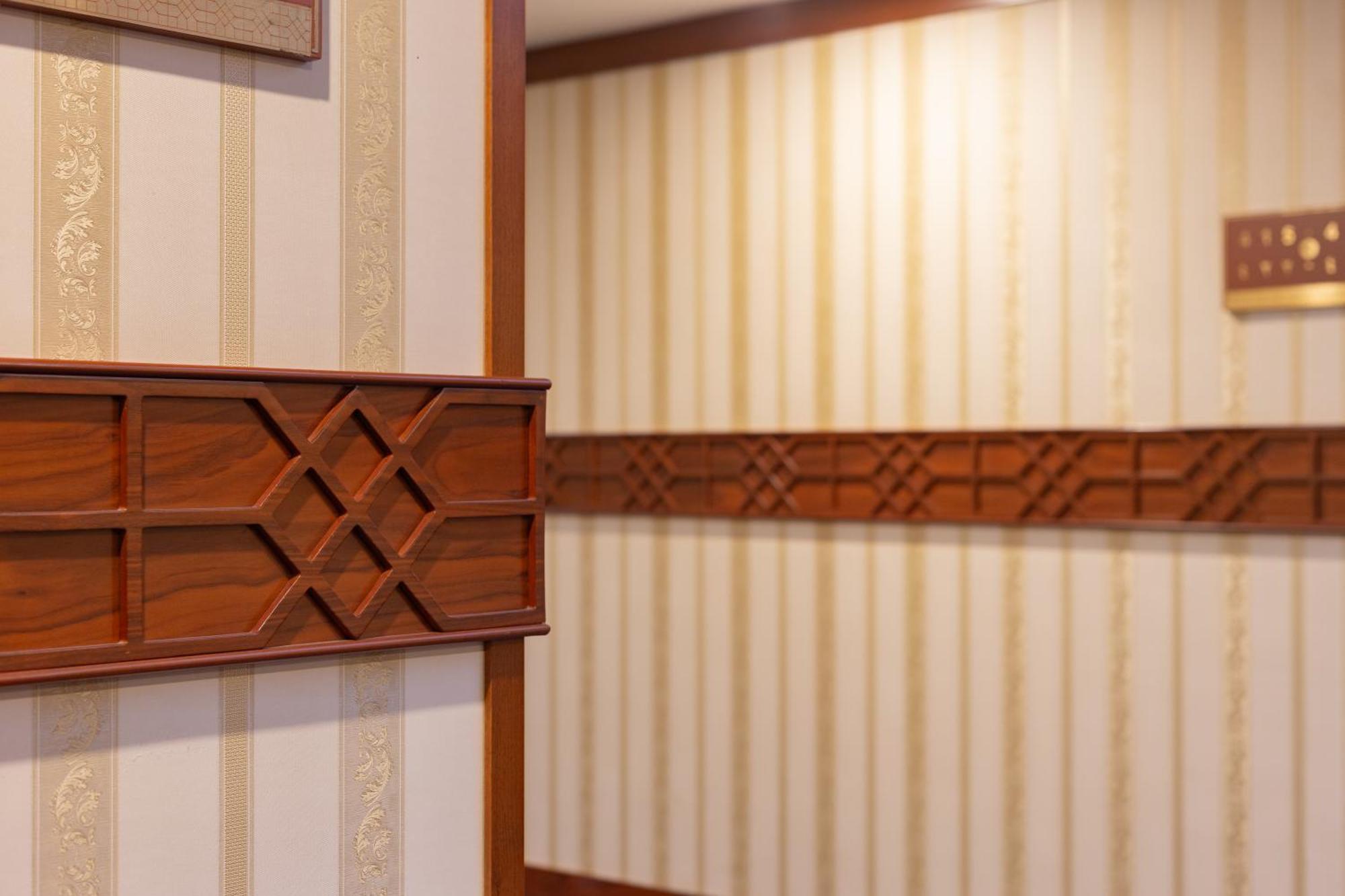Cristal Erbil Hotel Extérieur photo A detail of a shoji