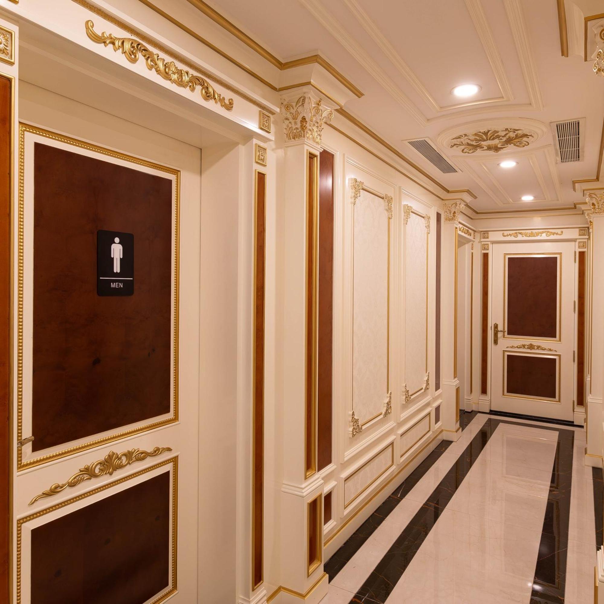 Cristal Erbil Hotel Extérieur photo The interior of the train