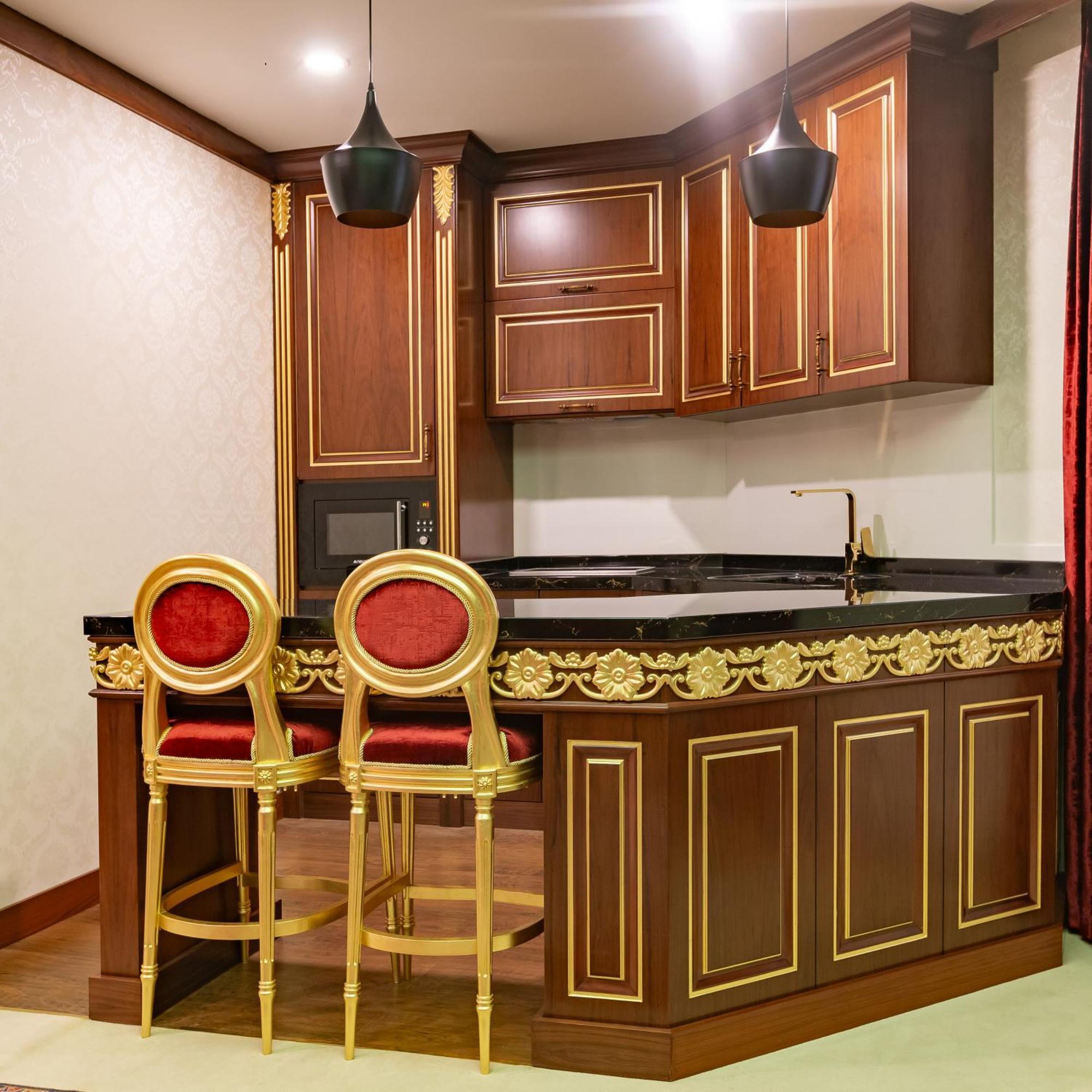 Cristal Erbil Hotel Extérieur photo A wet bar in a hotel suite