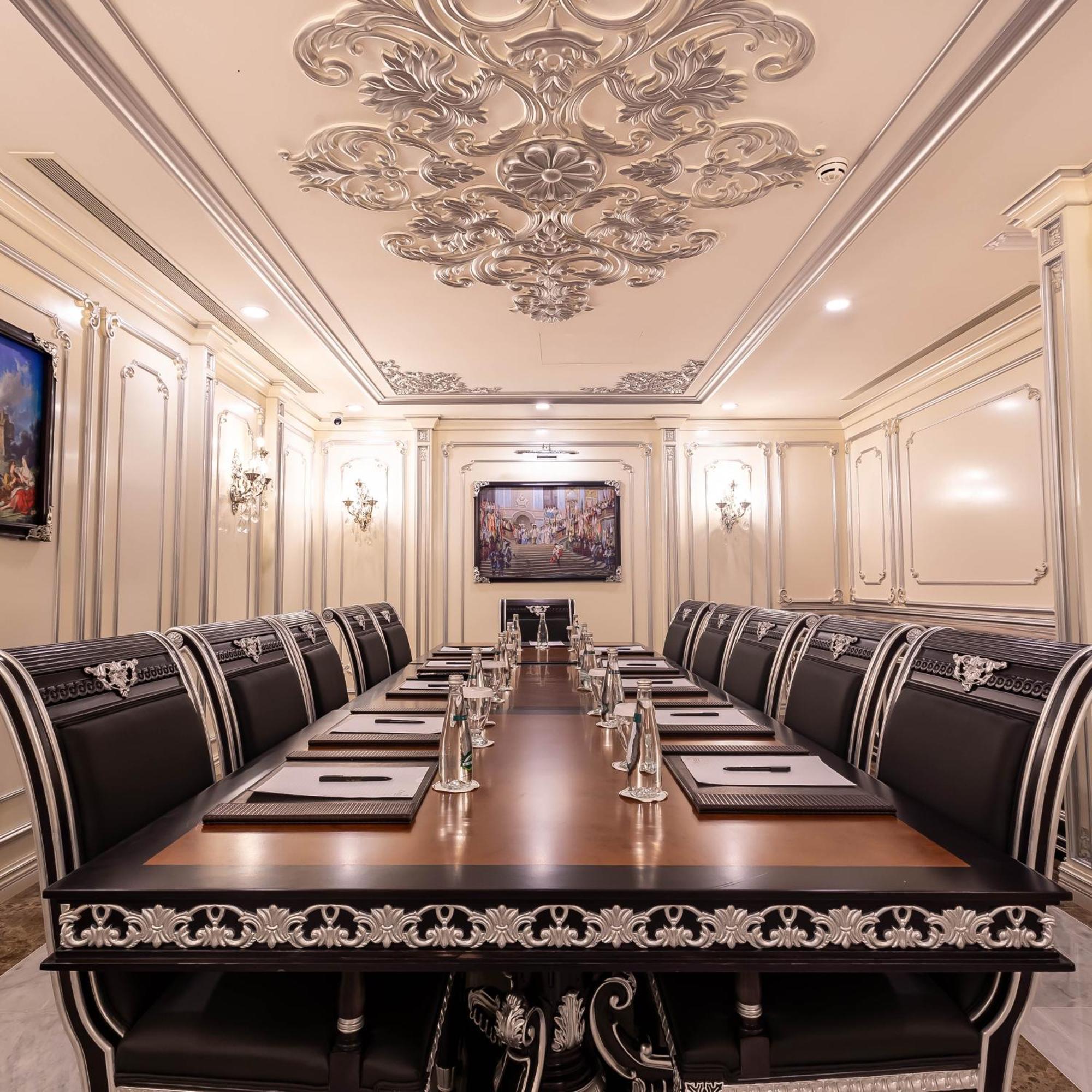 Cristal Erbil Hotel Extérieur photo The boardroom of the hotel